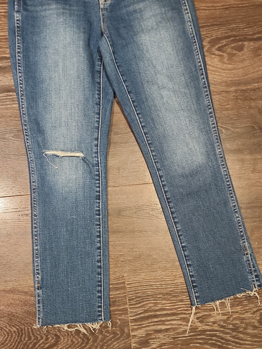 ❤️ NWOT! GAP VINTAGE SLIM MID-RISE JEANS, DISTRESSED, RAW SPLIT HEM, 2S 26 SHORT - Picture 4 of 9